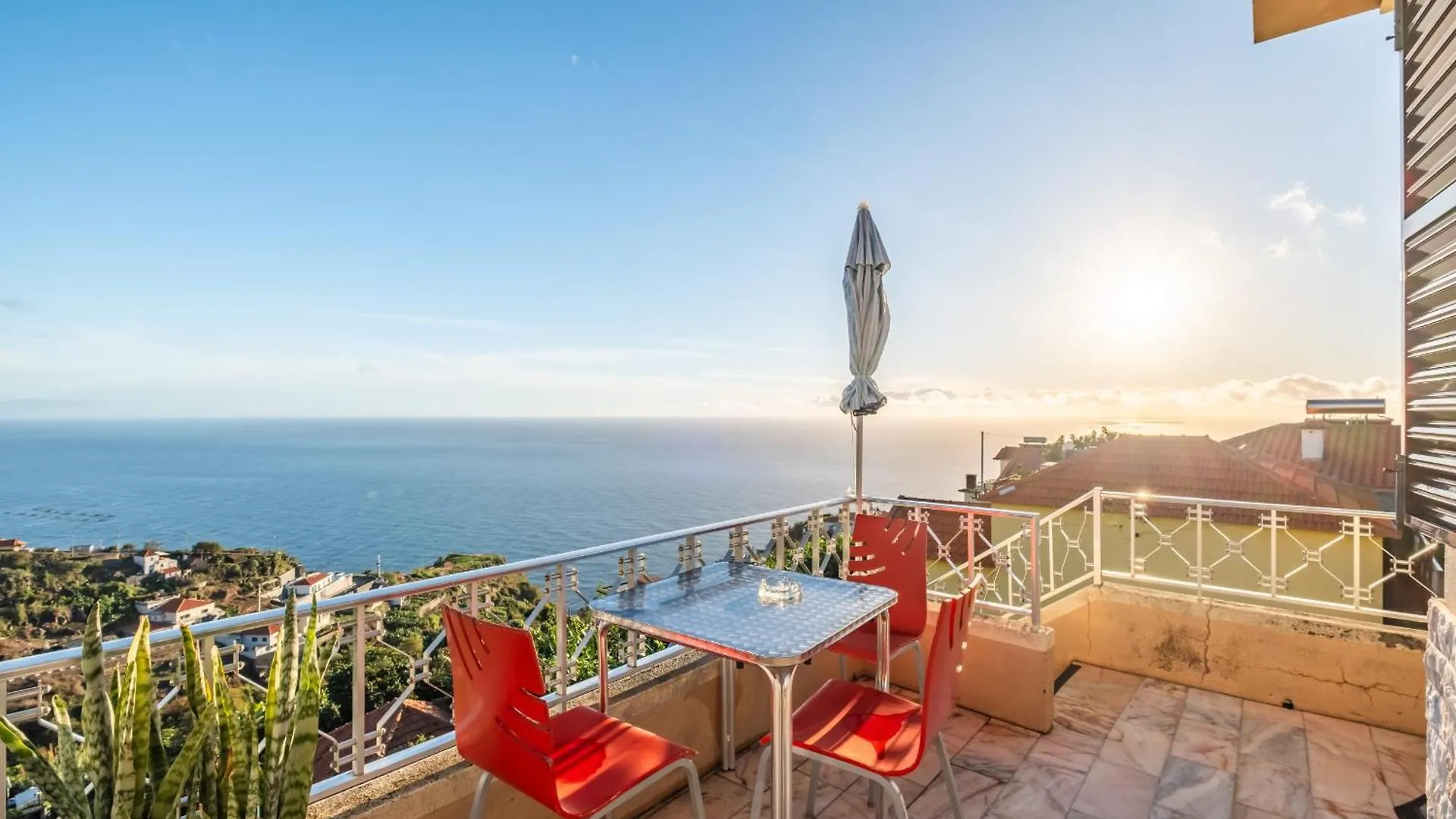 White Rabbit II By Madeira Sun Travel Villa Calheta  0*, Calheta (Madeira)