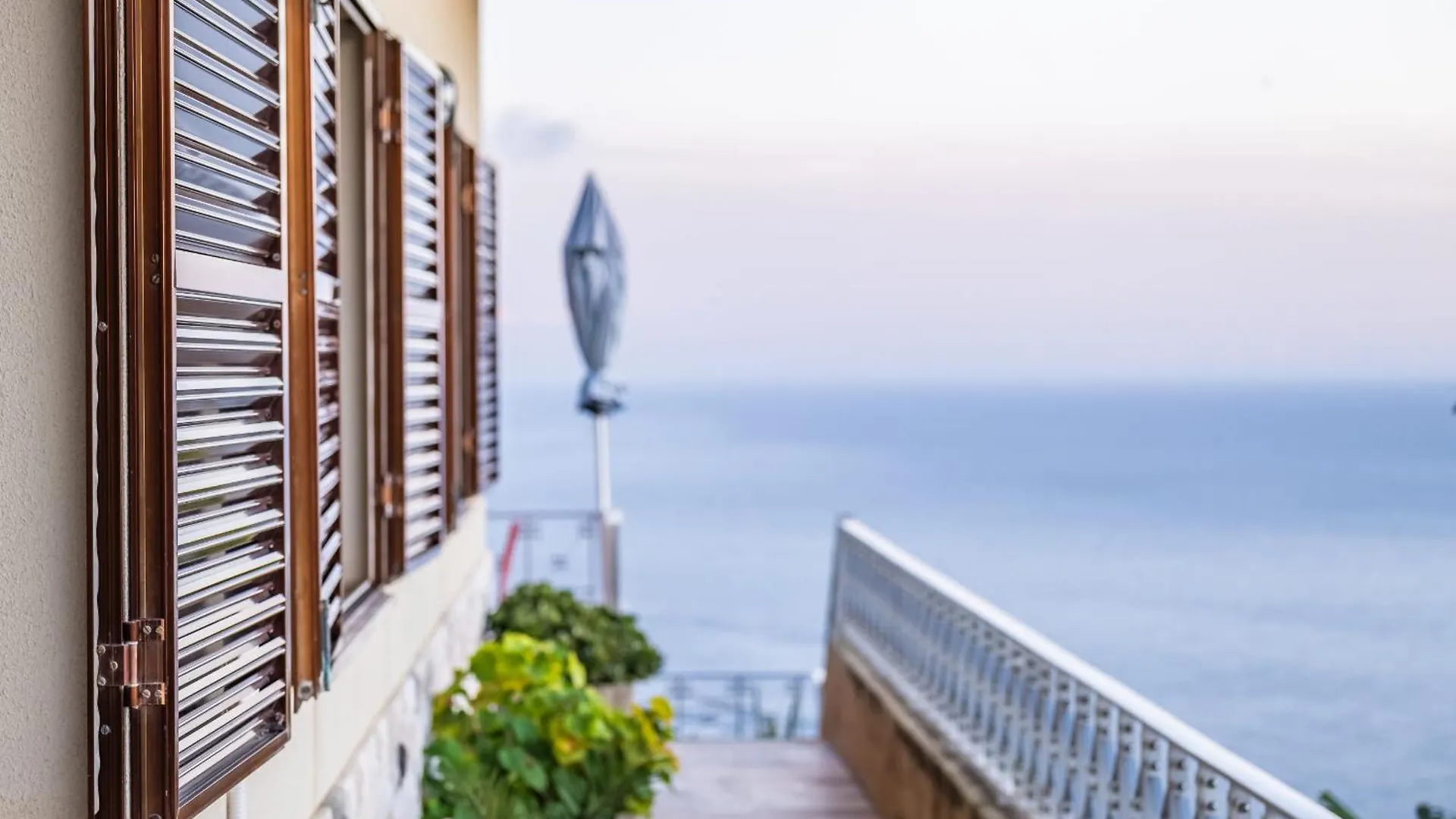 White Rabbit II By Madeira Sun Travel Villa Calheta  Holiday home